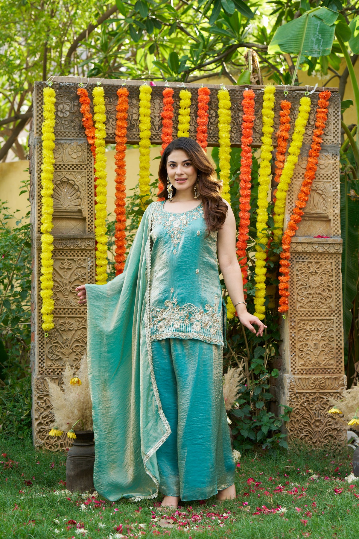 Women's Green Fendy Satin Embroidered Kurta Pant Set with Dupatta – VI-NITYA