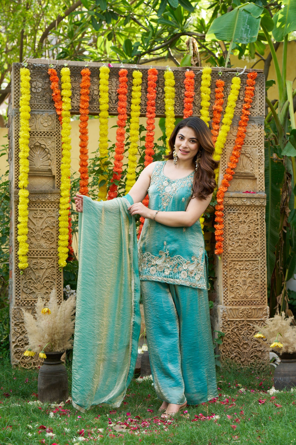 Women's Green Fendy Satin Embroidered Kurta Pant Set with Dupatta – VI-NITYA