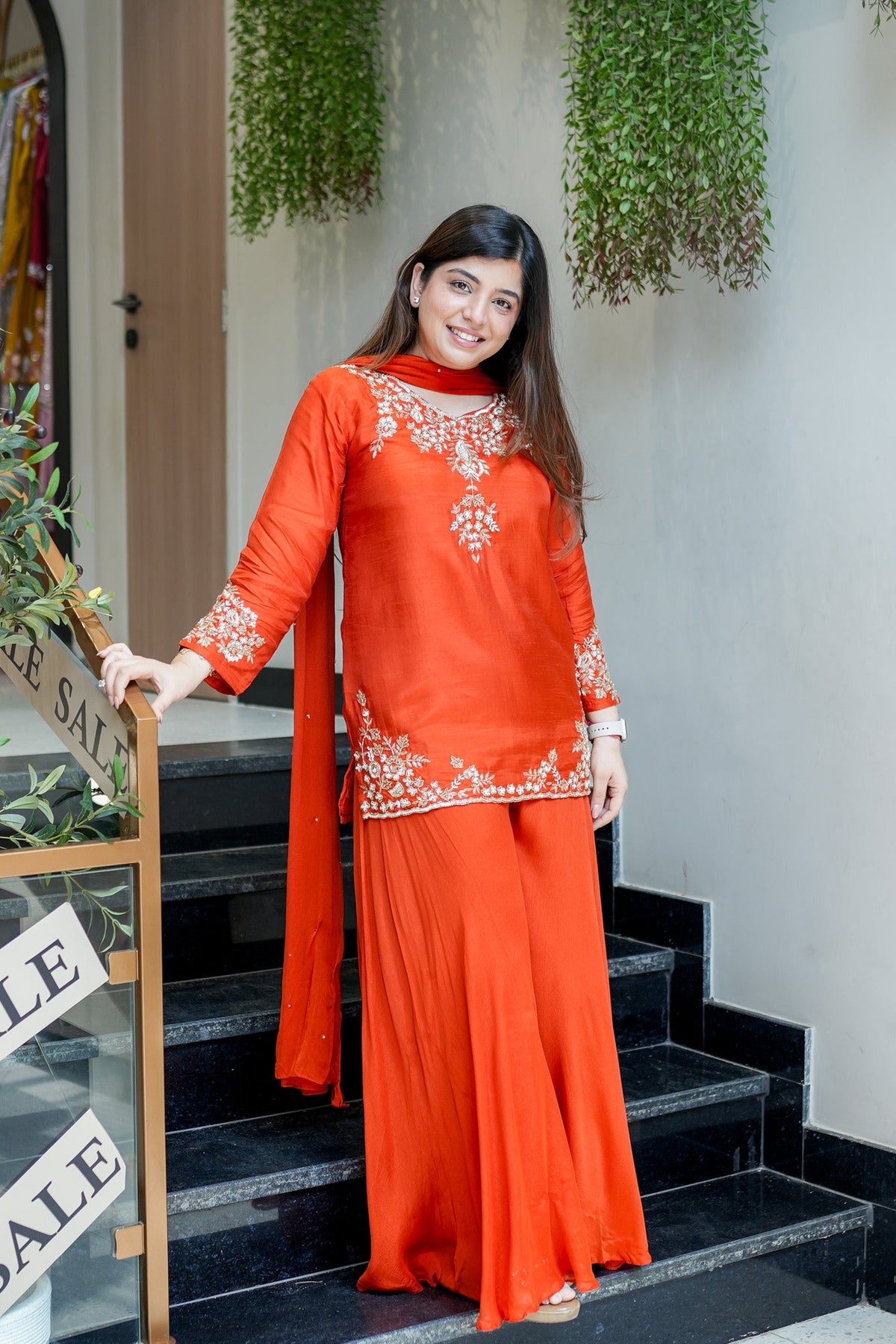Women's Embroidered Natural Crepe Kurta Pant Set with Dupatta – VI-DRISHTI