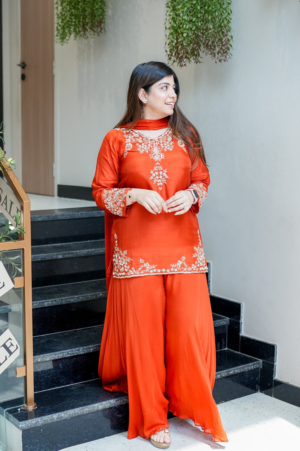 Women's Embroidered Natural Crepe Kurta Pant Set with Dupatta – VI-DRISHTI