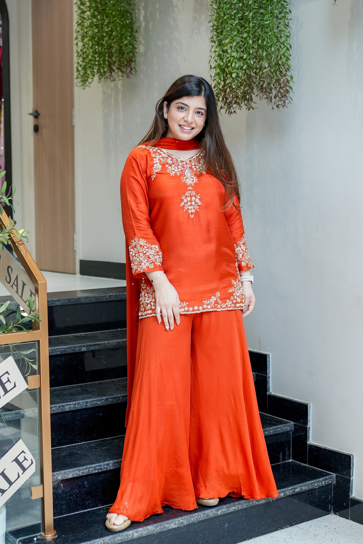 Women's Embroidered Natural Crepe Kurta Pant Set with Dupatta – VI-DRISHTI