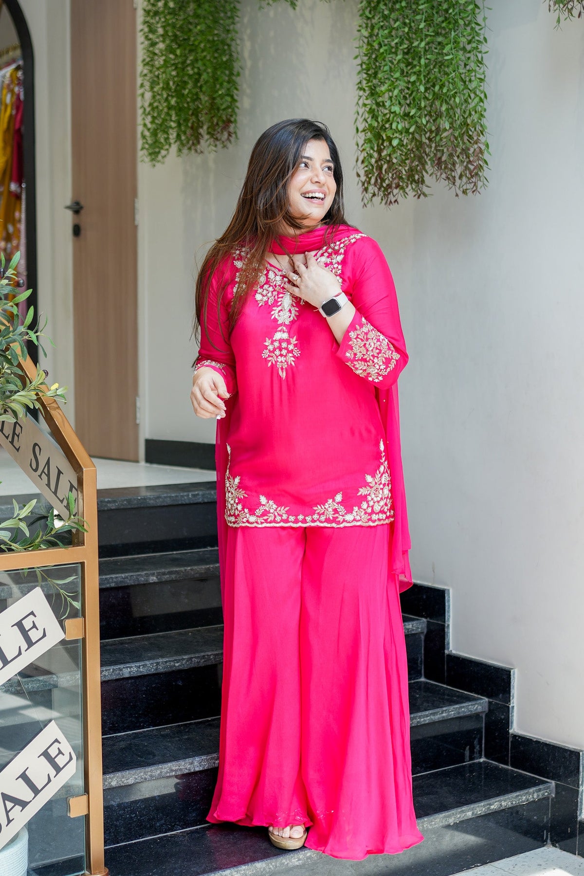 Women's Embroidered Natural Crepe Kurta Pant Set with Dupatta – VI-DRISHTI
