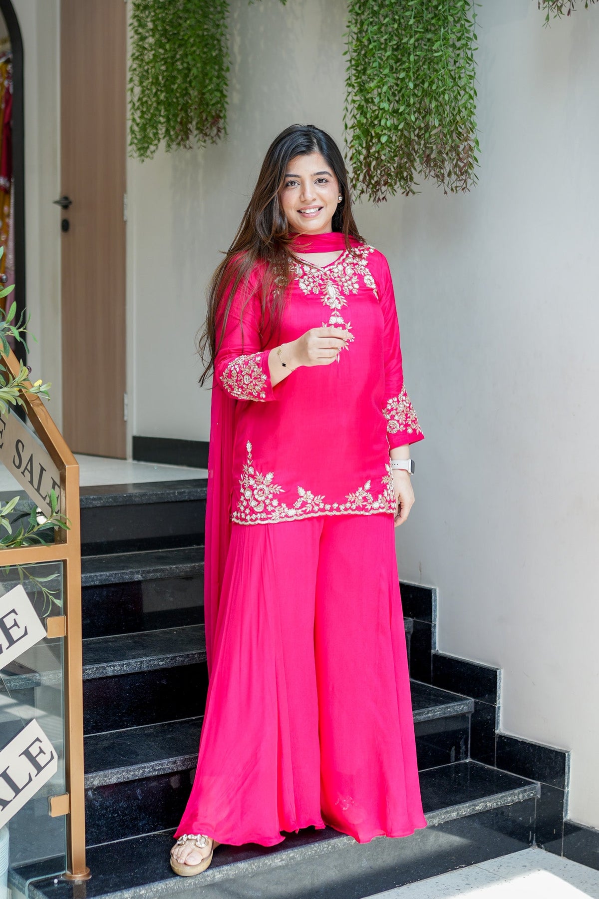 Women's Embroidered Natural Crepe Kurta Pant Set with Dupatta – VI-DRISHTI