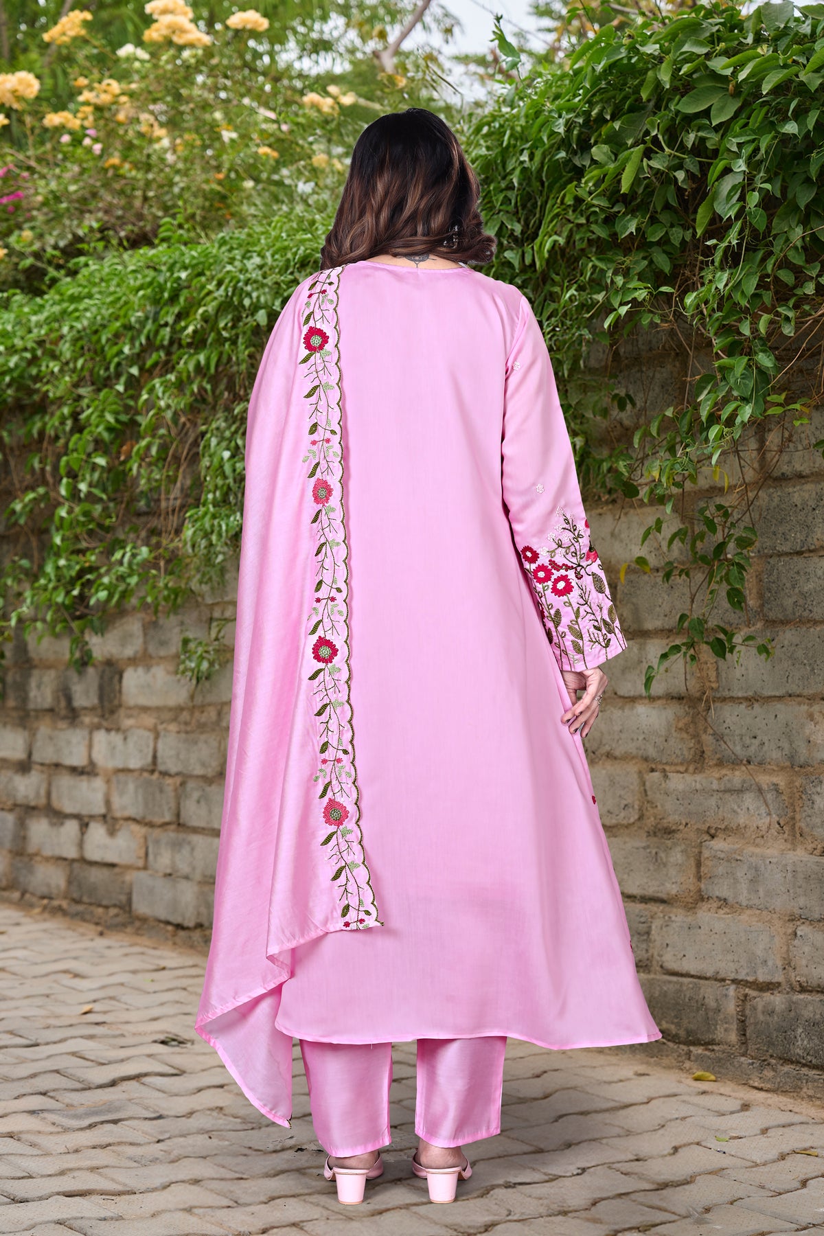 Women's Chanderi Silk Embroidered Kurta Pant Set with Handwork Dupatta
