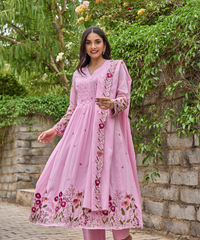 Women's Chanderi Silk Embroidered Kurta Pant Set with Handwork Dupatta thumbnail