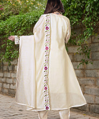 Women's Chanderi Silk Embroidered Kurta Pant Set with Handwork Dupatta thumbnail