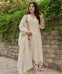 Women's Chanderi Silk Embroidered Kurta Pant Set with Handwork Dupatta thumbnail