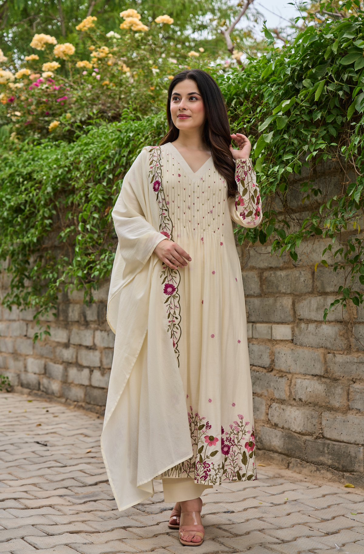 Women's Chanderi Silk Embroidered Kurta Pant Set with Handwork Dupatta