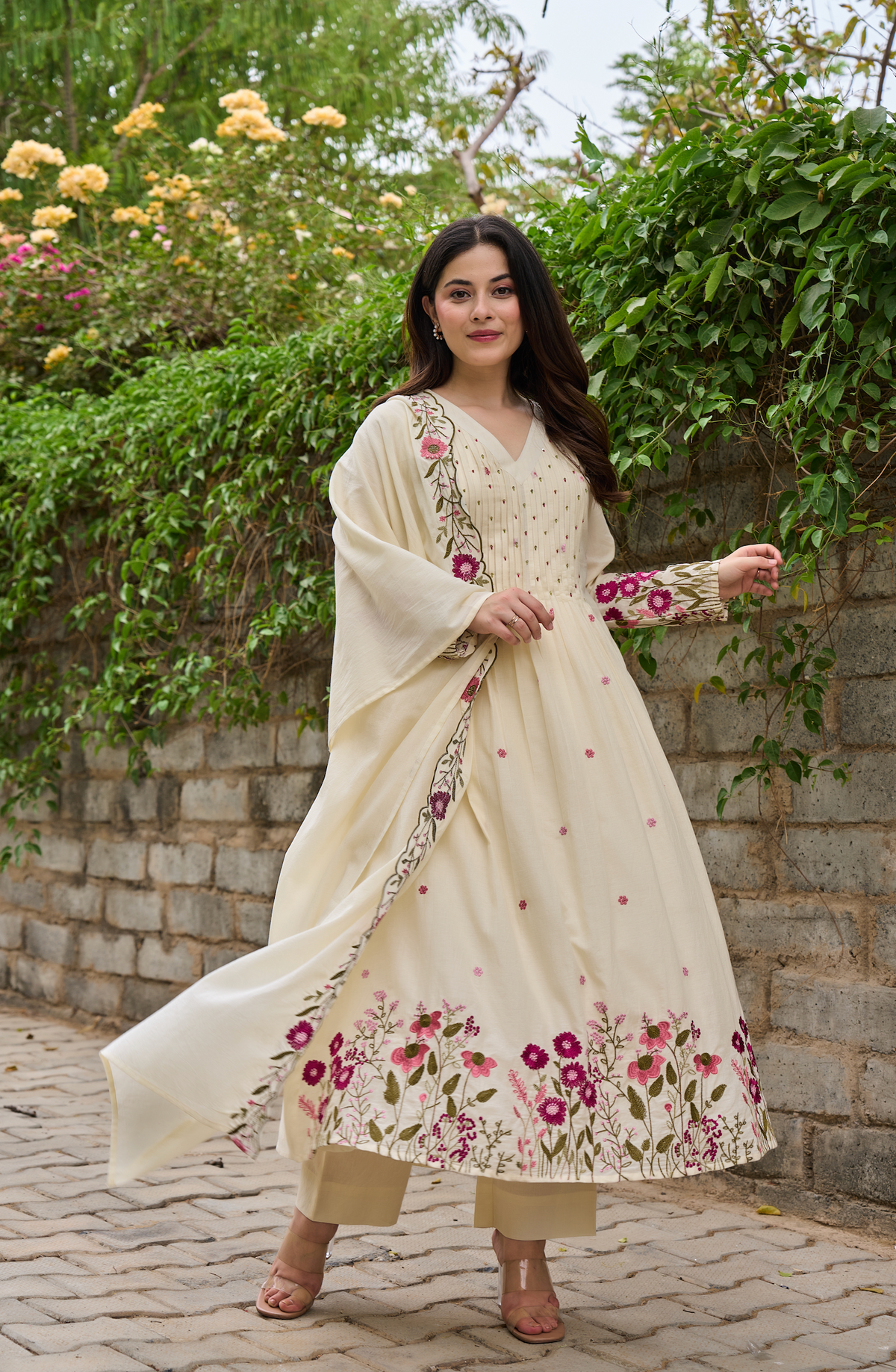Women's Chanderi Silk Embroidered Kurta Pant Set with Handwork Dupatta